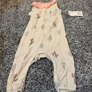 Dot Dot Smile Baby cactus romper size 6-12 Months New with tags